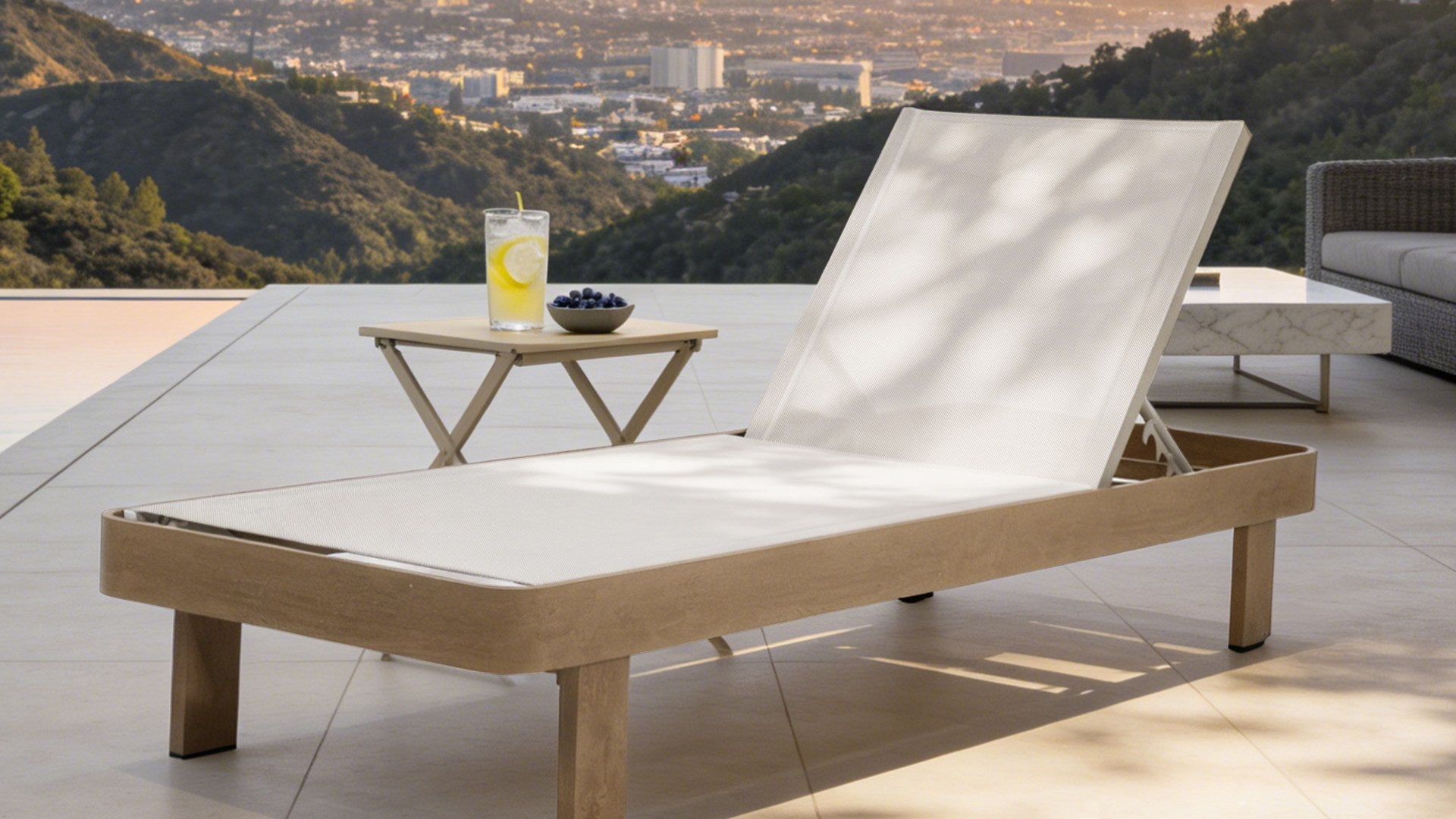 DALA chaise lounge and side table above the city · Natural Wood